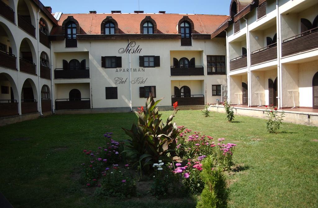 Siesta Club Apartman Harkány Exterior foto