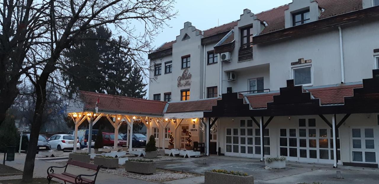 Siesta Club Apartman Harkány Exterior foto